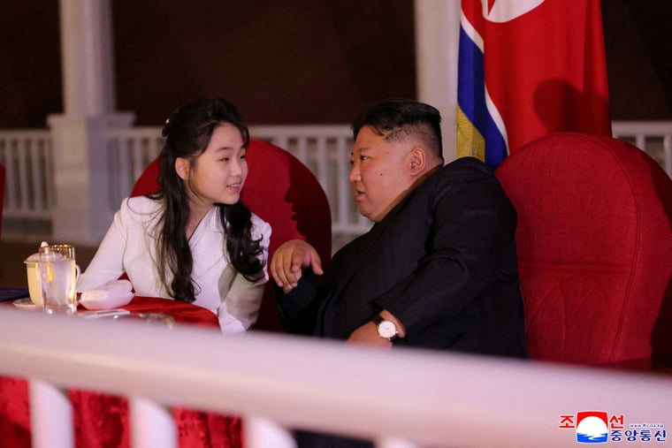 Kim Jong Uns Tochter: Spekulationen über weibliche Erbfolge in Nordkorea