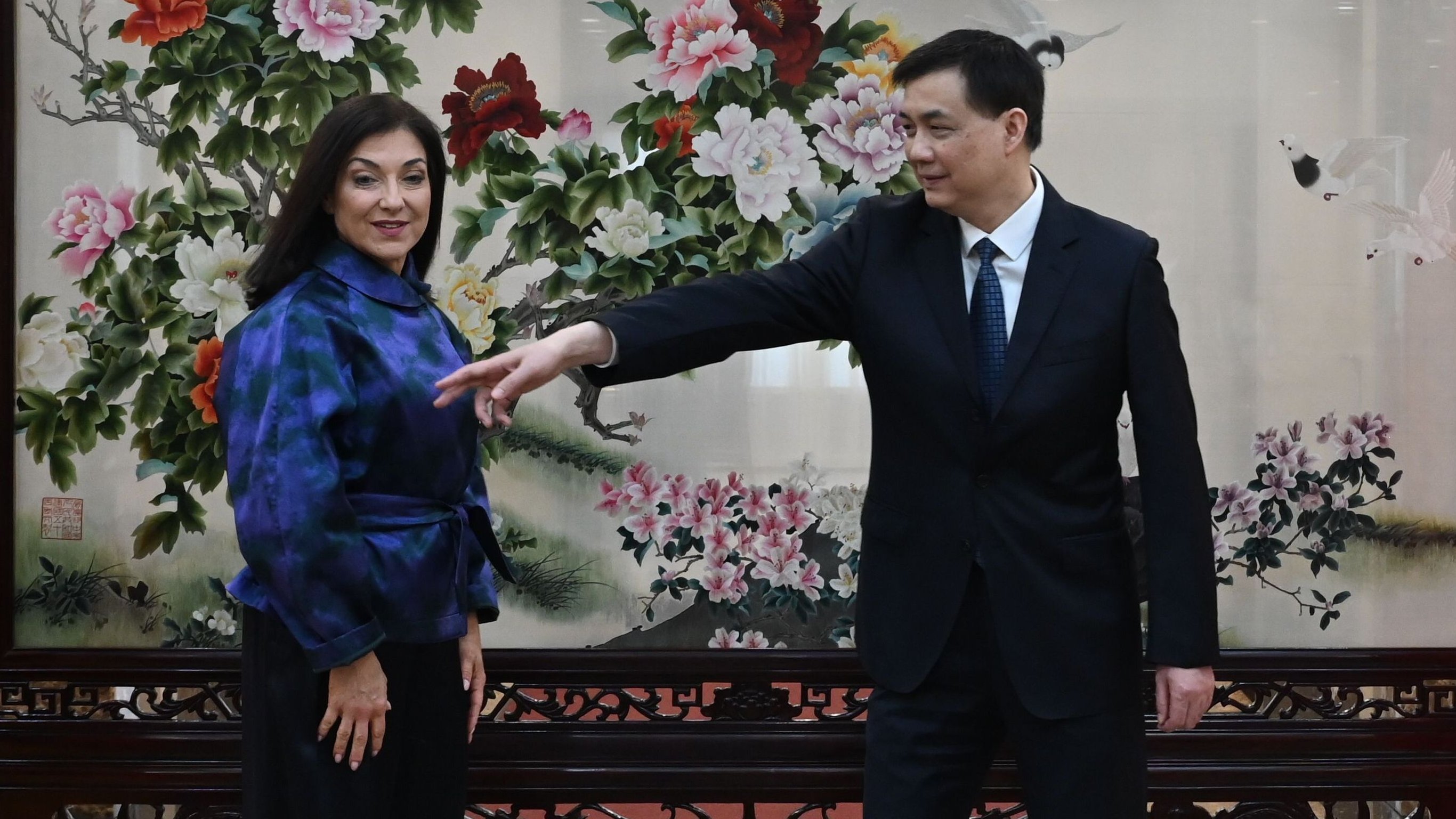 China Cuts Critical Metal Supplies Ahead of German Minister’s Visit