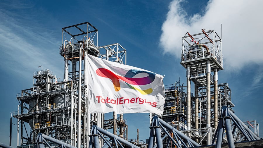 Frankreichs blinde Flecken: Lafarge, TotalEnergies und Geschäfte mit zweifelhaften Partnern