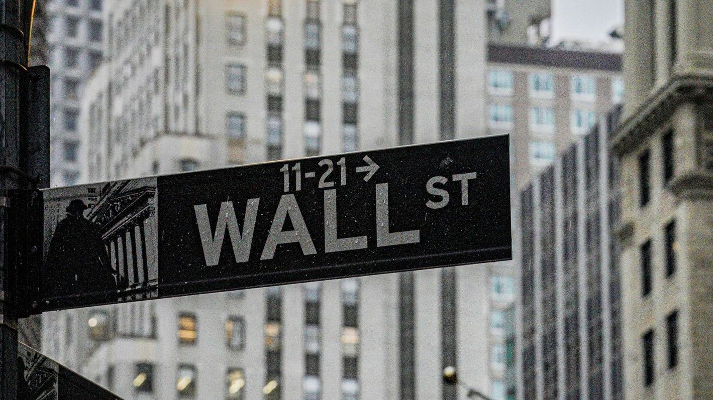 米国証券取引所はさらに値上がり – 金と銀は引き続き記録を目指している
