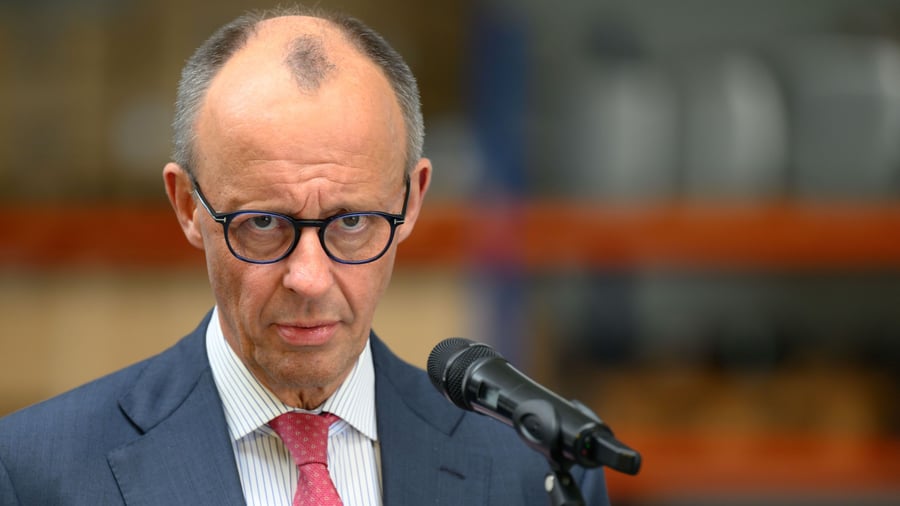 Bundesregierung: 365 Tage. So lang. So schwer.
