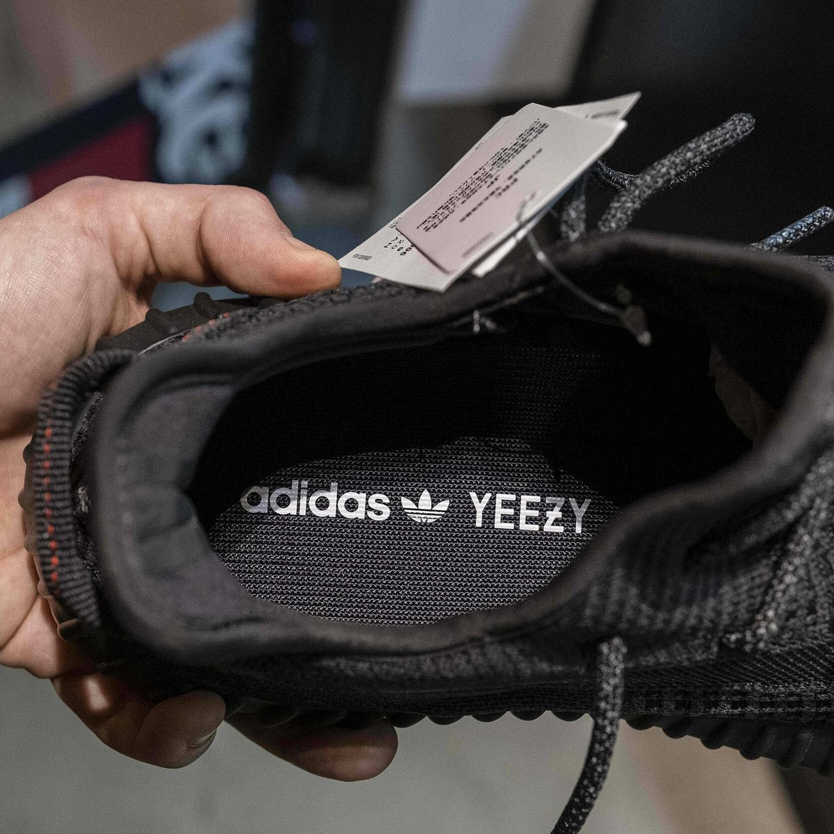 Verkaufsplattform fur StraBenmode Leute kamen aus den Emiraten zu uns in den Laden nur fur Yeezys
