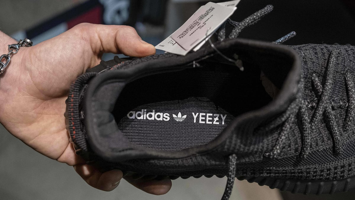 Verkaufsplattform fur StraBenmode Leute kamen aus den Emiraten zu uns in den Laden nur fur Yeezys
