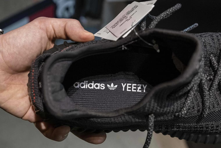 Verkaufsplattform fur StraBenmode Leute kamen aus den Emiraten zu uns in den Laden nur fur Yeezys