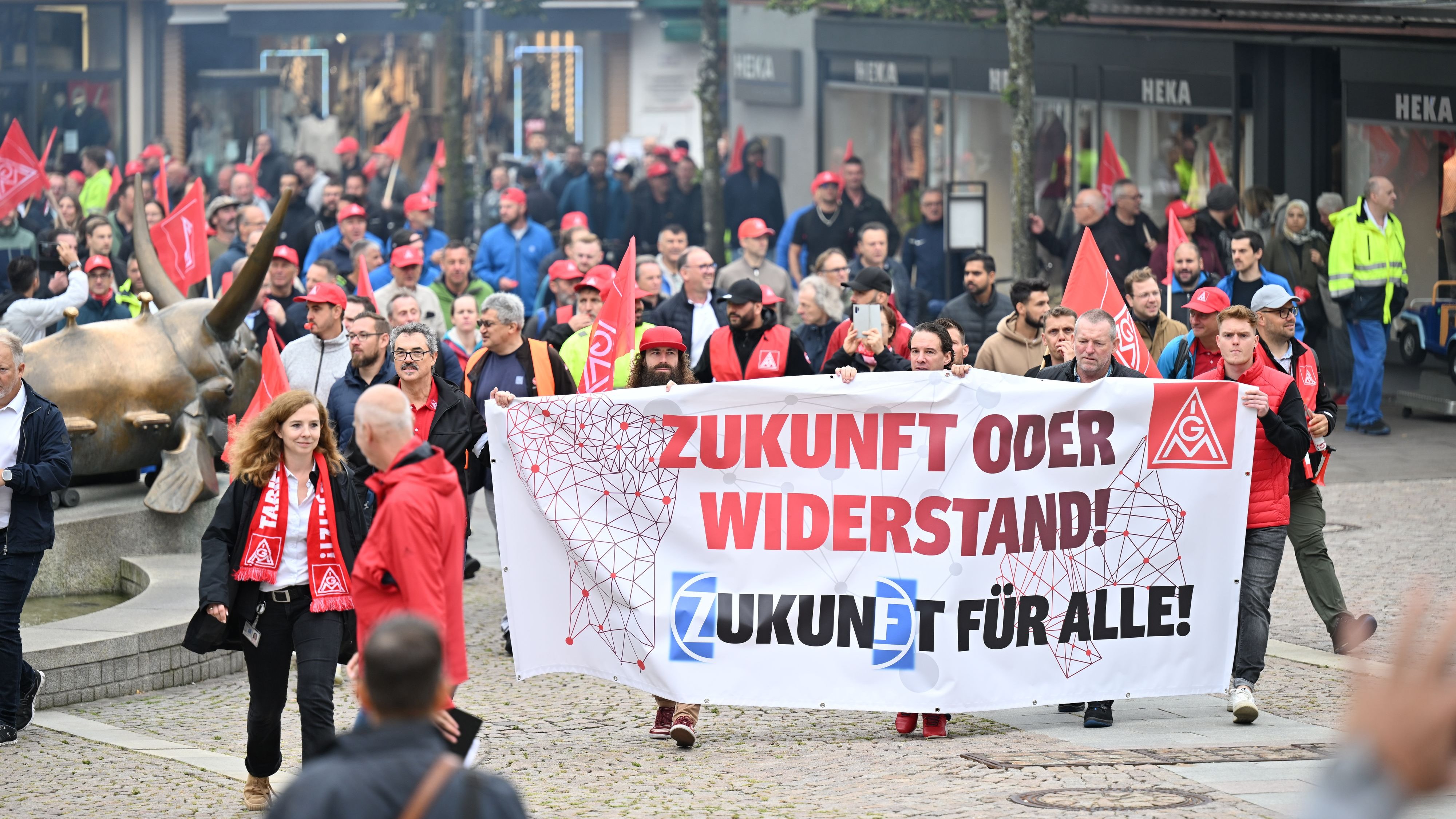 ZF Friedrichshafen: Bei dem Autozulieferer droht noch mehr Personalabbau