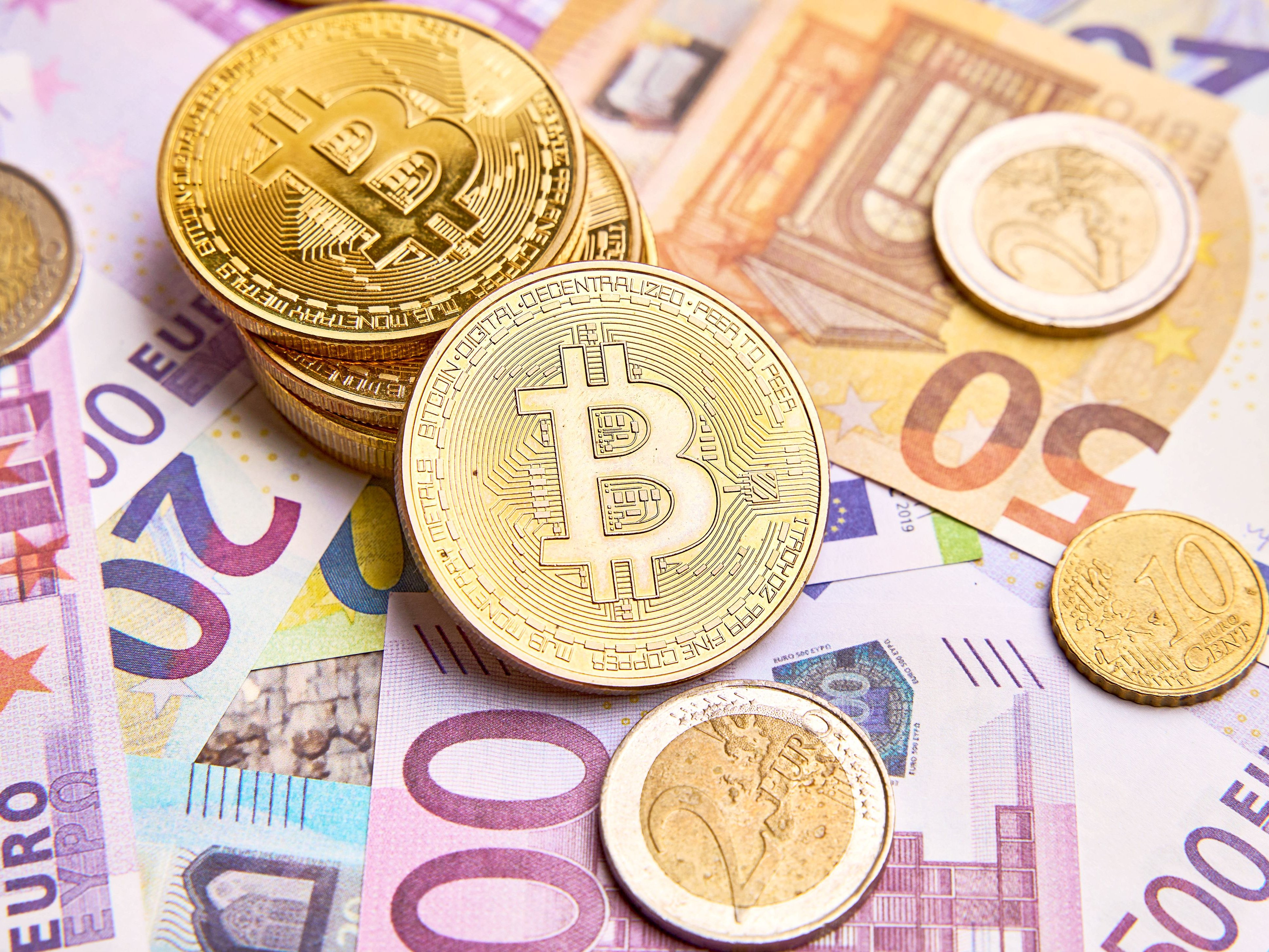 Kryptowährungen: Sind Sparpläne für Bitcoin und Co. nur mit Fiatgeld  möglich?