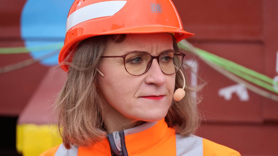 EVG-Kritik an Nikutta : Die Bahngewerkschaft setzt so Tausende Cargo-Jobs aufs Spiel
