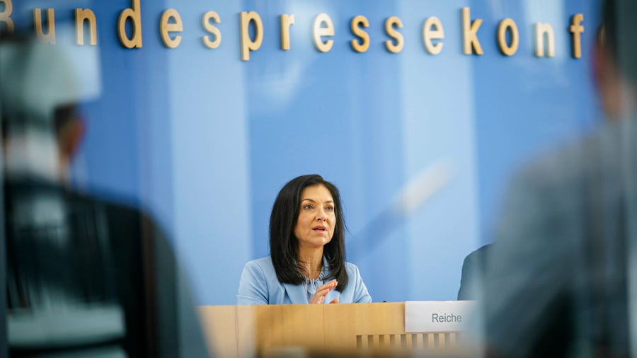 Katherina Reiche: Standort und Schwäche