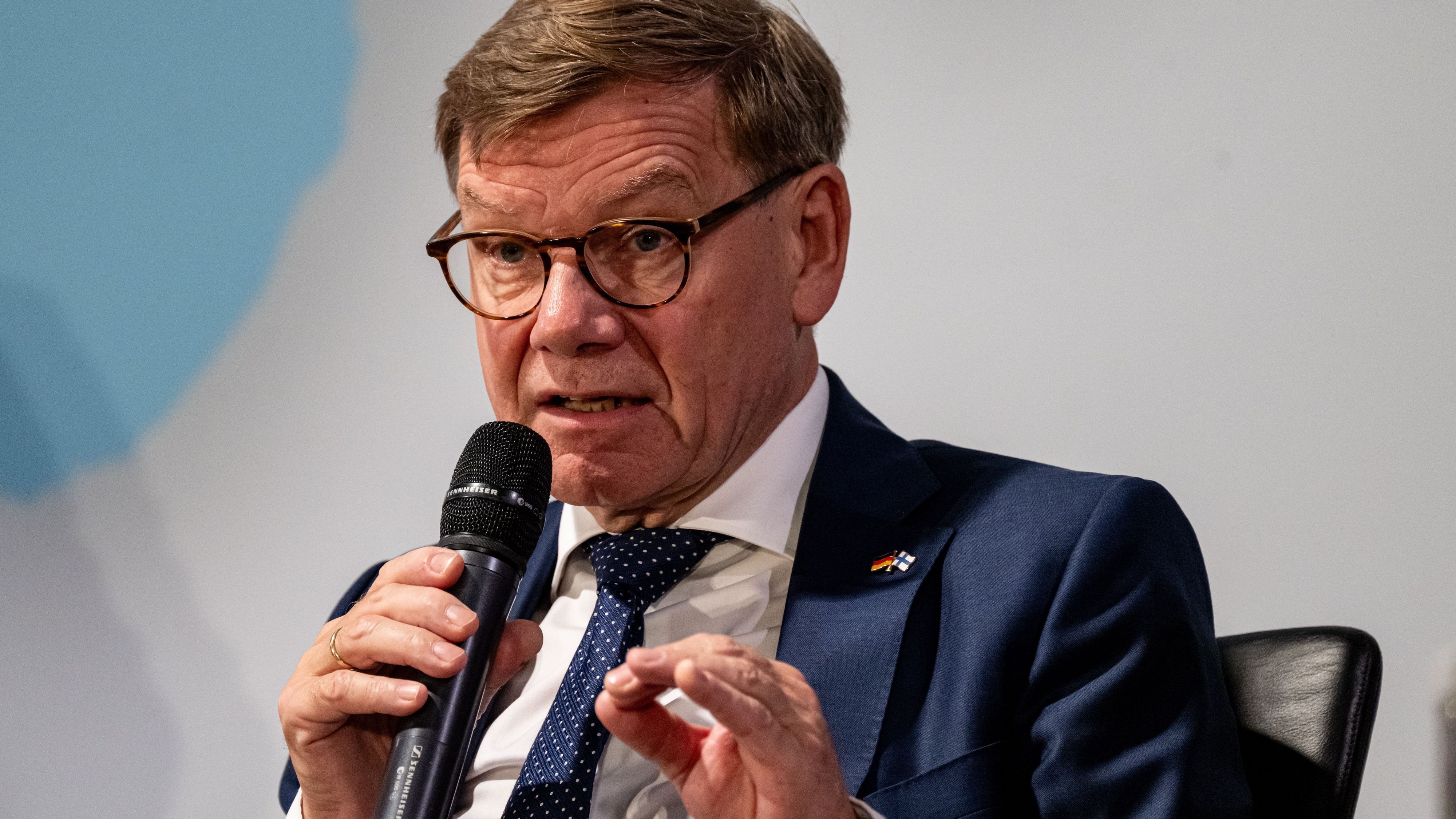 German Direct Investments in China Rise Despite Berlin Warnings German Direct Investments in China Rise Despite Berlin Warnings
