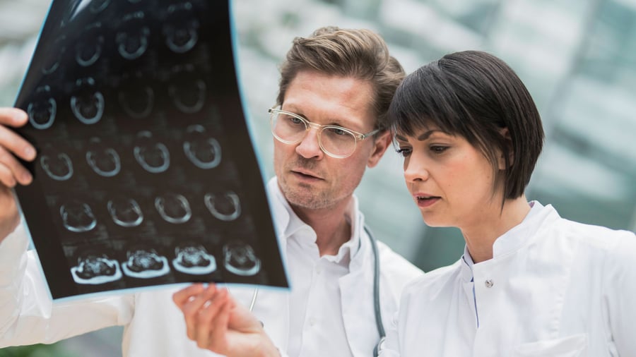 Wahl der Krankenversicherung: Ob ein Wechsel zur PKV sinnvoll ist, muss gut durchdacht werden