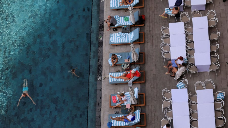 Reisen in Krisenzeiten: Krieg im Nahen Osten bremst Sommergeschäft der Reisebranche