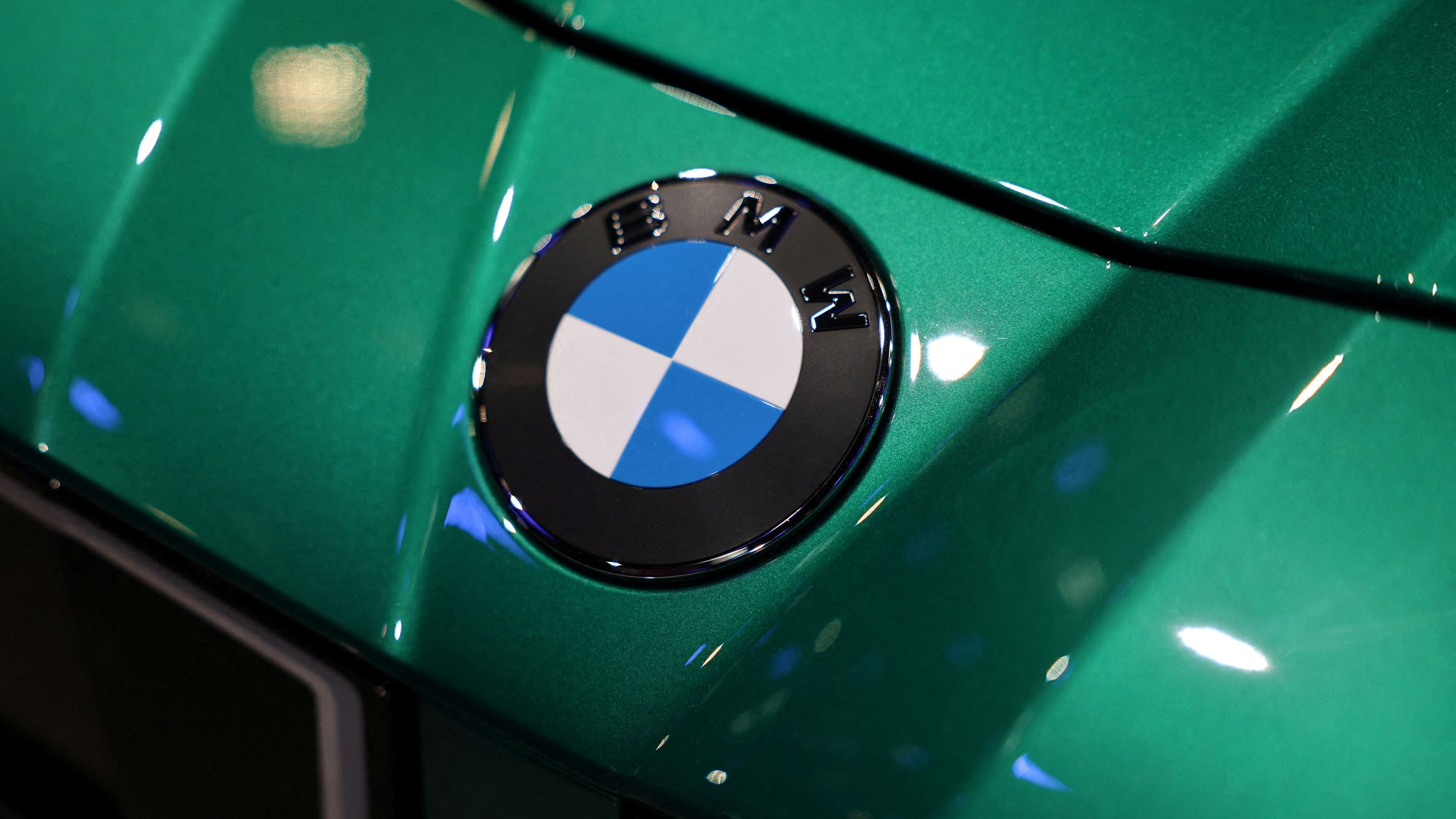 Autoaktien: BMW, Mercedes-Benz und VW vor der Trend-Entscheidung