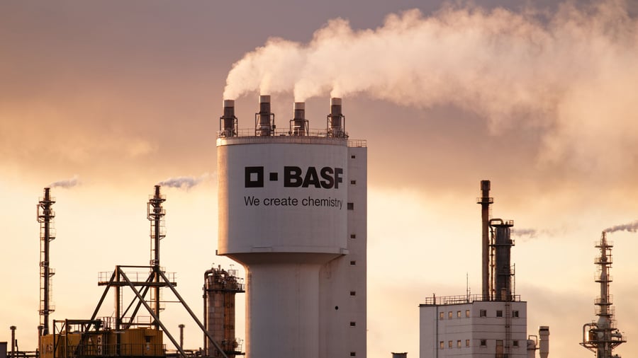 BASF: BASF bestätigt Ziele trotz Nahost-Krieg – Umbau geht weiter