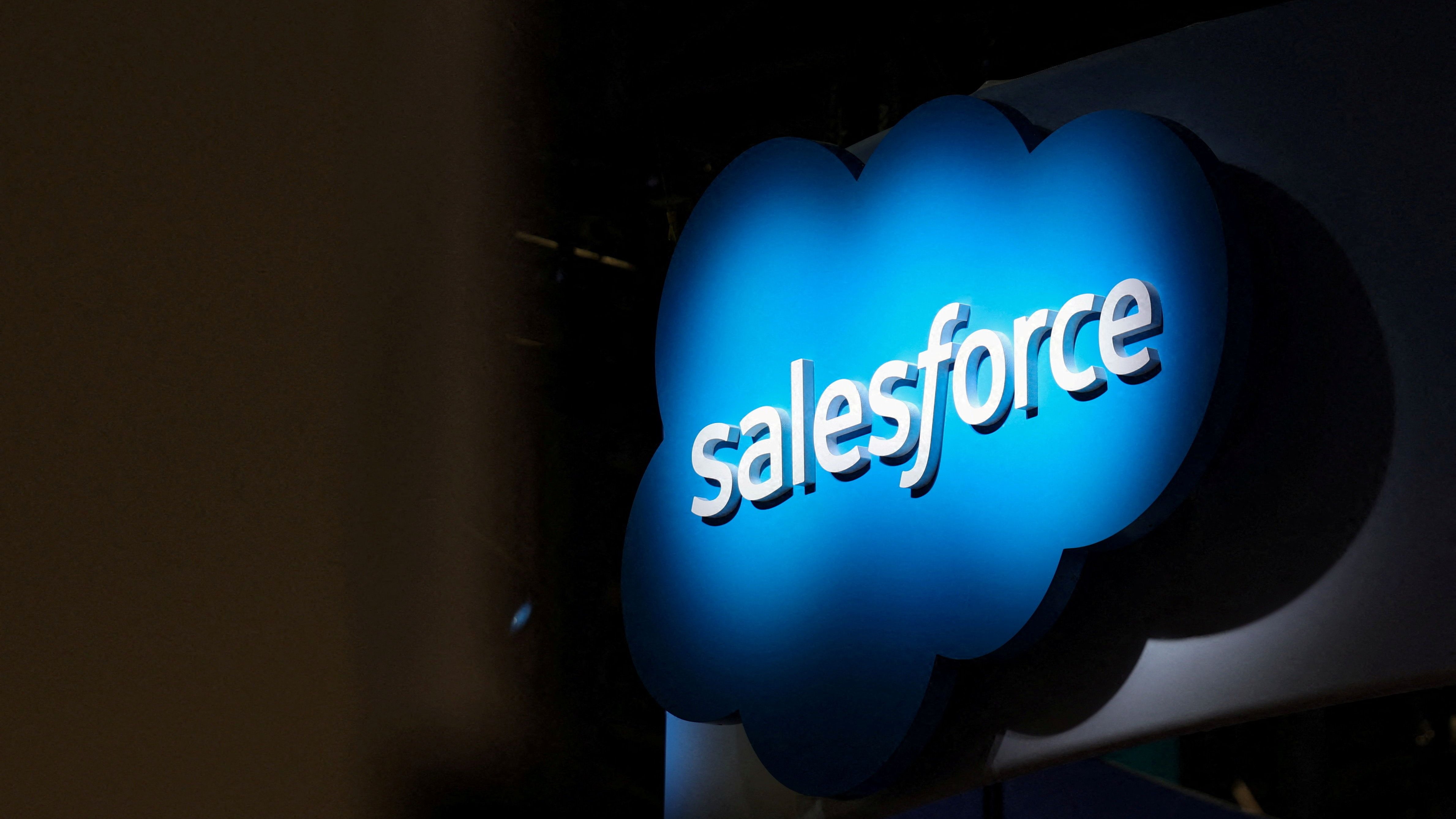 Salesforce: Software-Firma hebt Jahresziele dank KI-Boom an