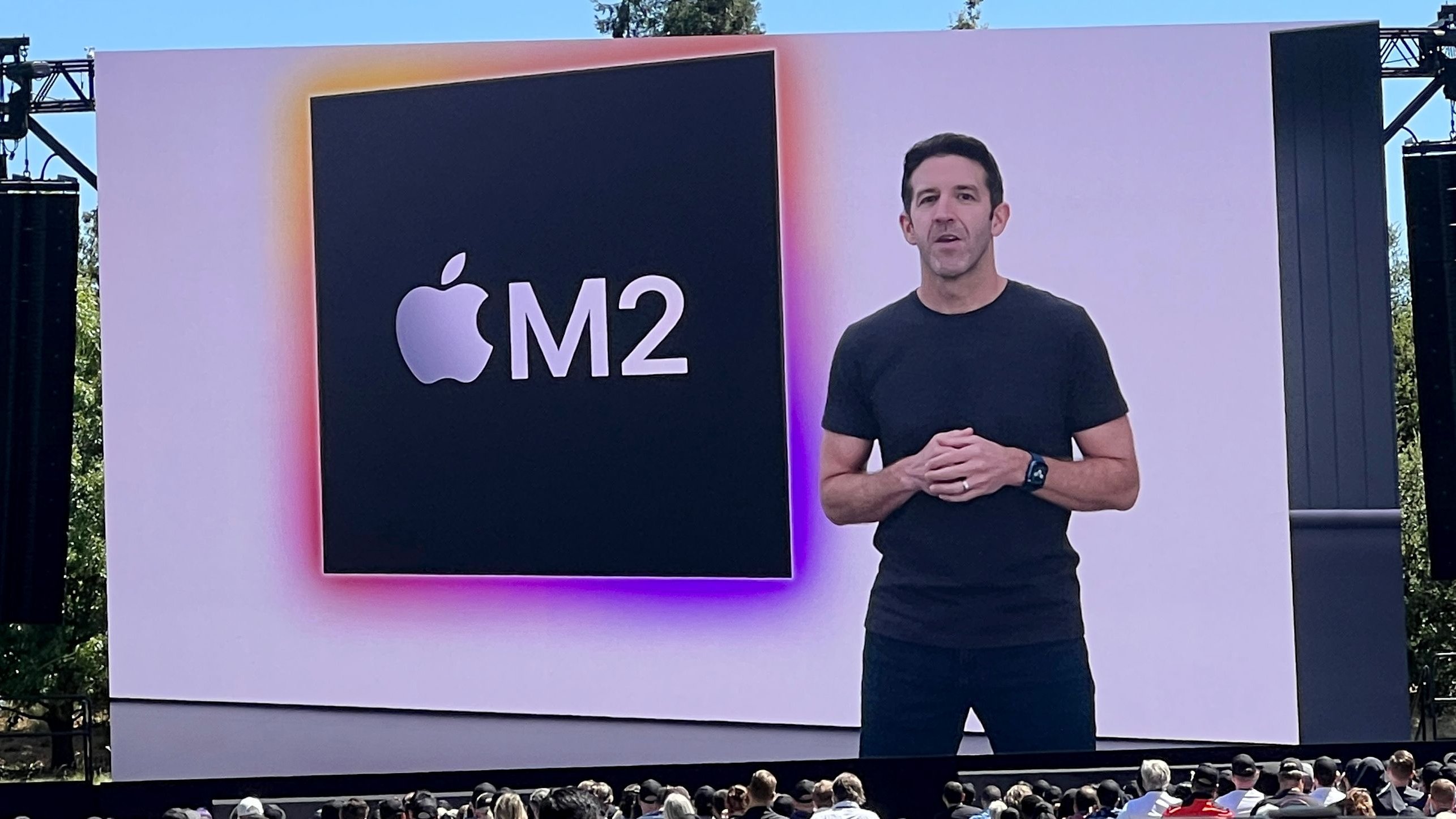 Apple: Why John Ternus Is Becoming the New Apple CEO