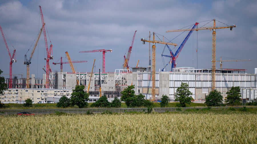 Sachsen: ESMC feiert Richtfest für neue Mikrochipfabrik in Dresden