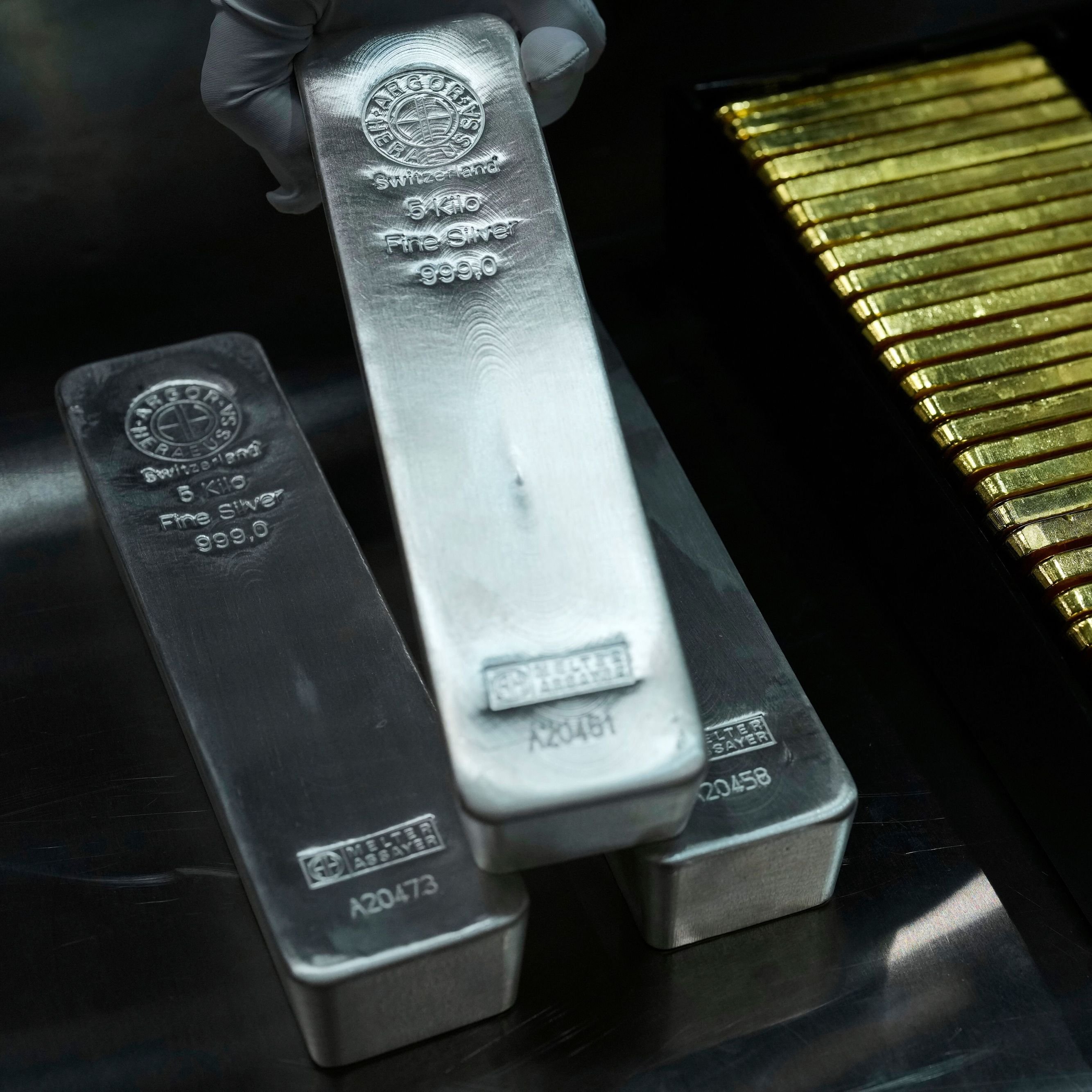 Gold und Silber: So profitieren ETF-Anleger von den Rekordständen der  Edelmetalle