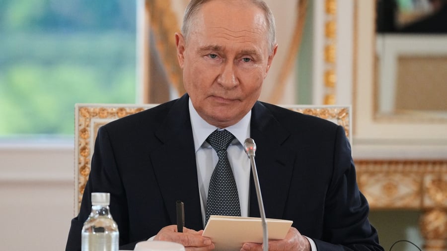 Ukraine-Krieg: Putin gibt sich siegesgewiss – Selenskyj bietet Treffen an