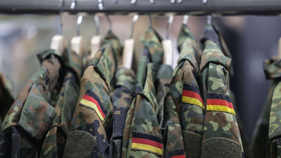 Streit um den Wehrdienst : Koalition geht uneinig in die Wehrdienst-Beratungen