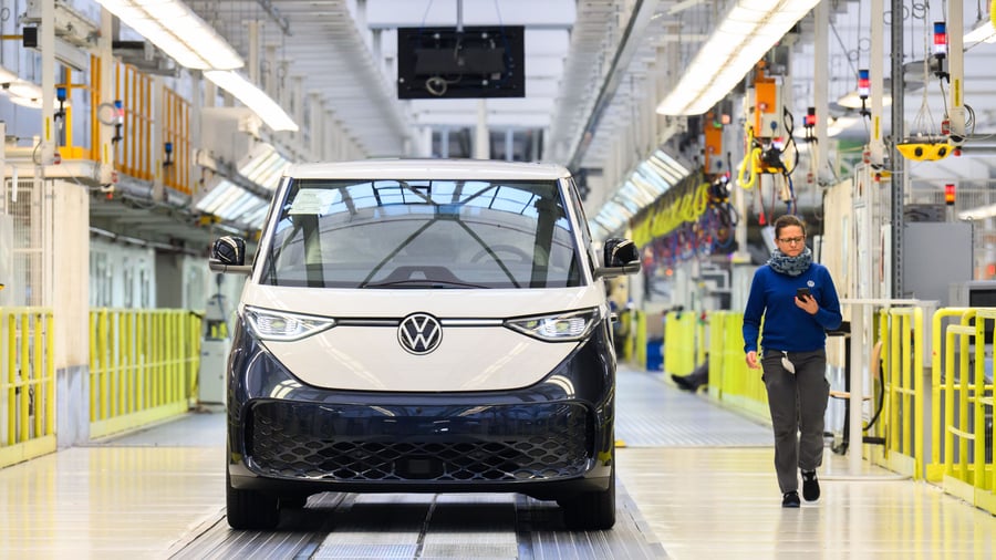 Automarkt: VW und Cupra rufen Tausende E-Autos zurück