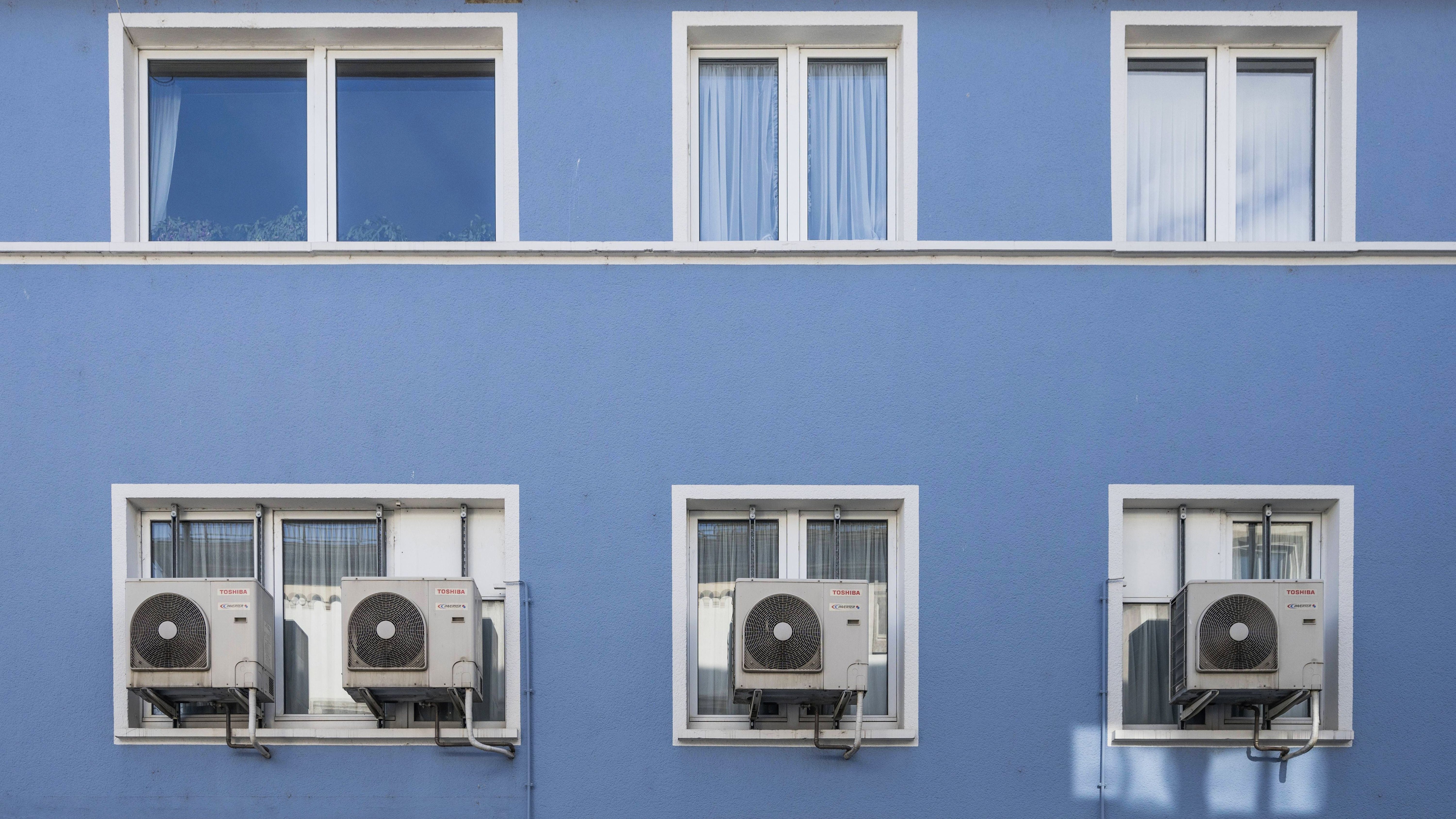 Hitze im Altbau: Der Einbau einer Klimaanlage sollte gut überlegt sein