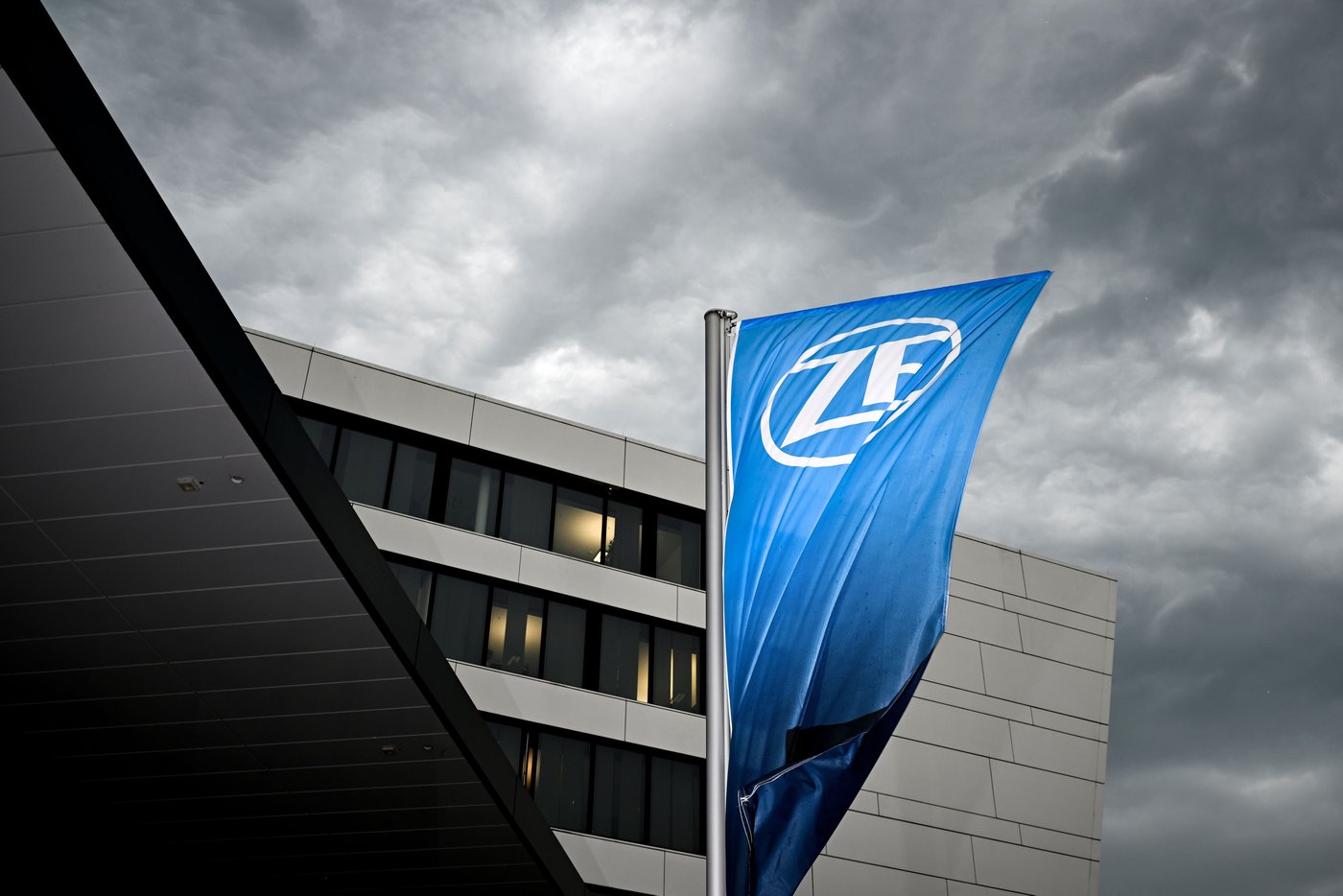 ZF Friedrichshafen: Mehrere hundert mögliche Tatverdächtige benannt
