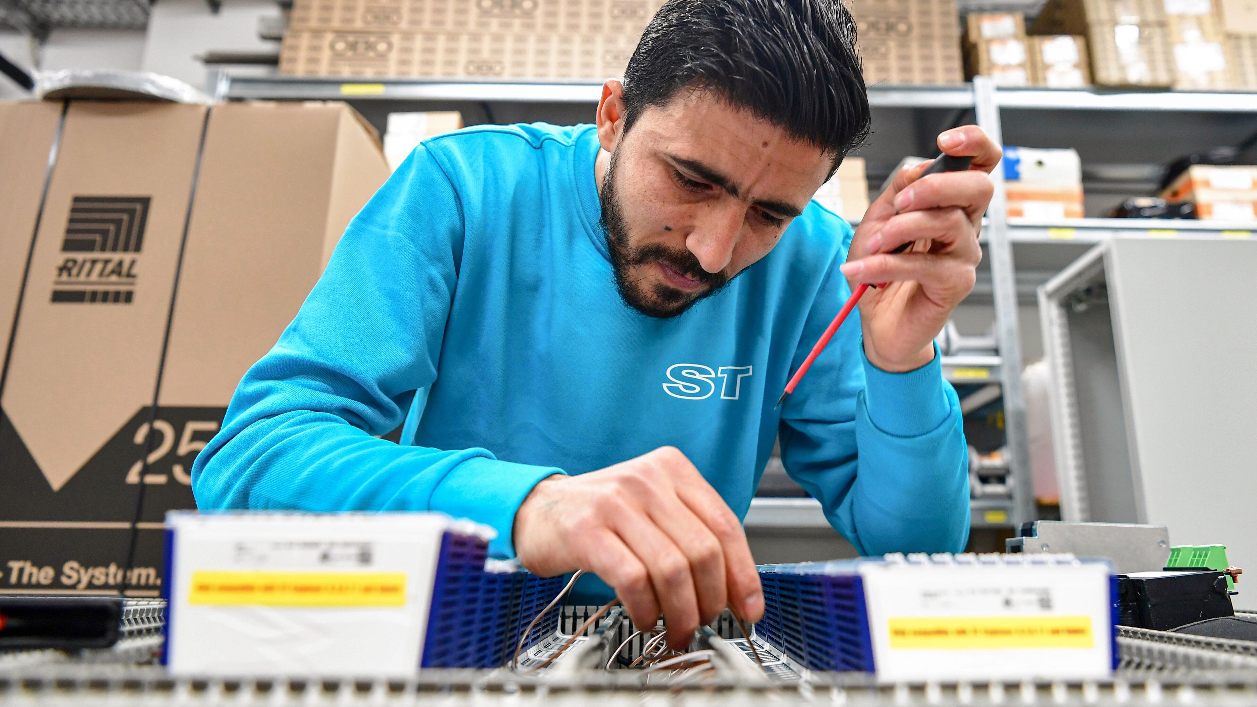 Syrische Geflüchtete: Rückkehr nach Syrien? „Ein gewisser Aderlass im Arbeitsmarkt“