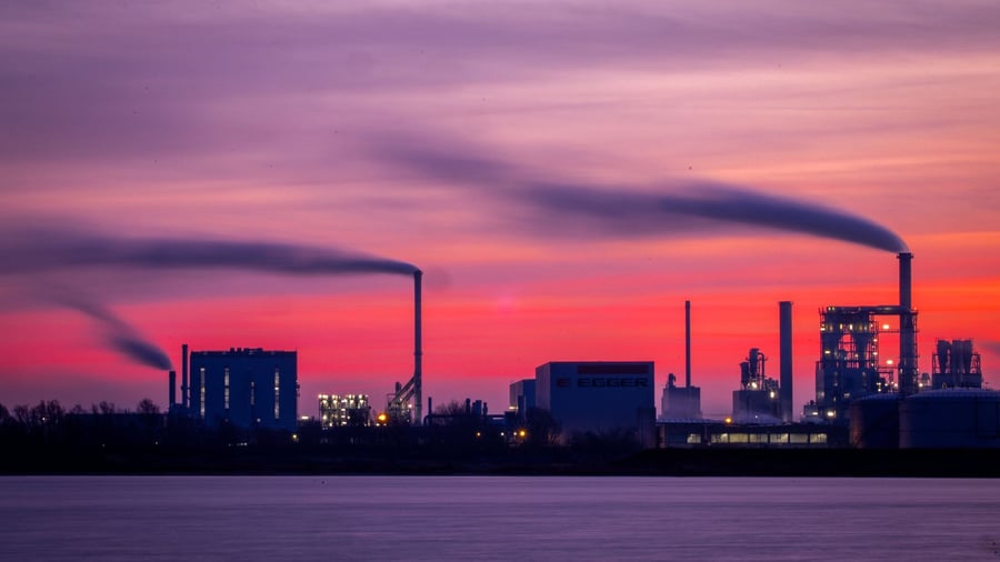 Erstes Wachstum seit 2023: Deutsche Industrie steigert Umsatz – und streicht Jobs