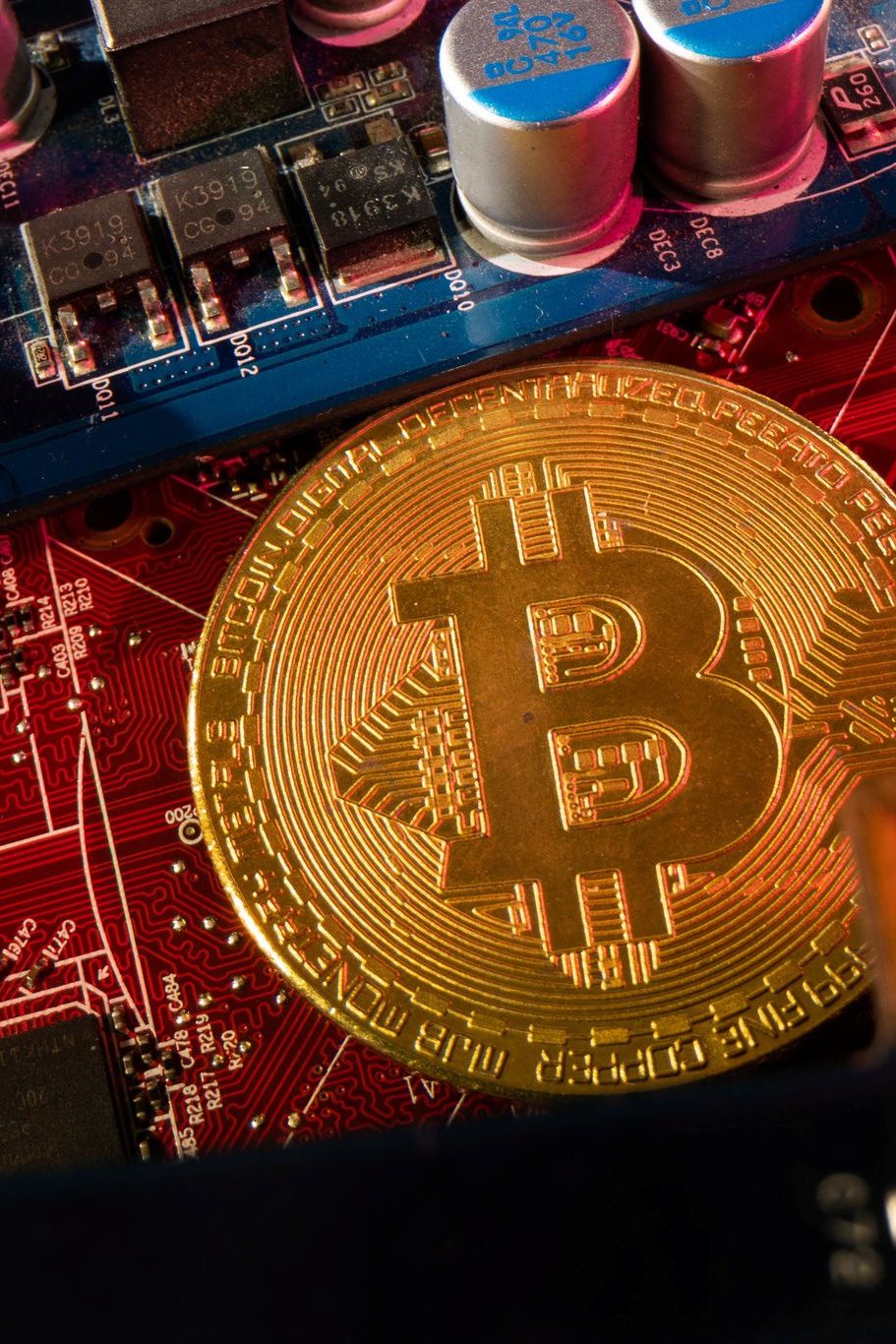 Bitcoin-Kurs fällt, Hashrate steigt: Was die Rate über das BTC-Netzwerk  aussagt