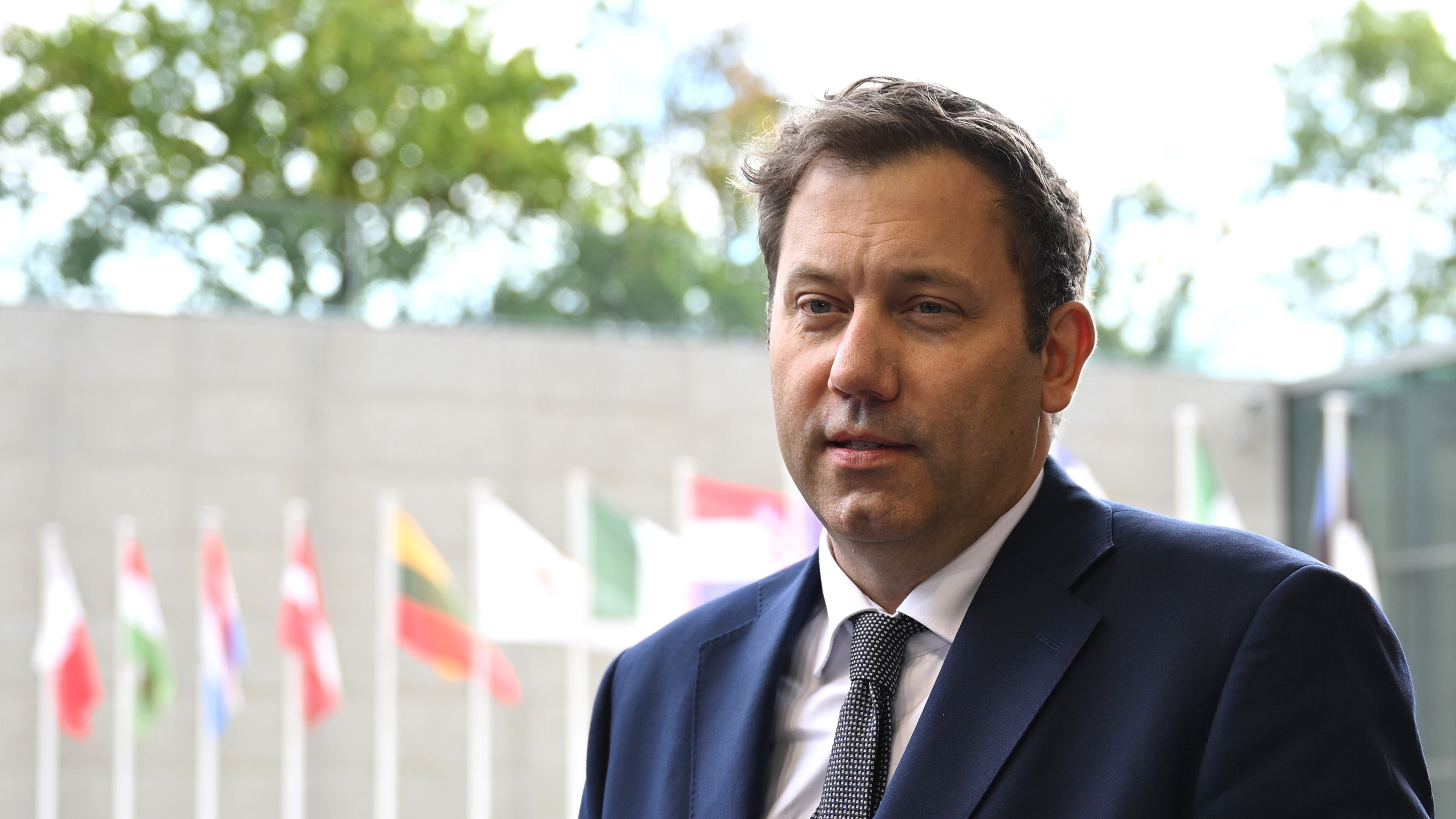 EU countries back stronger shared oversight of major financial markets