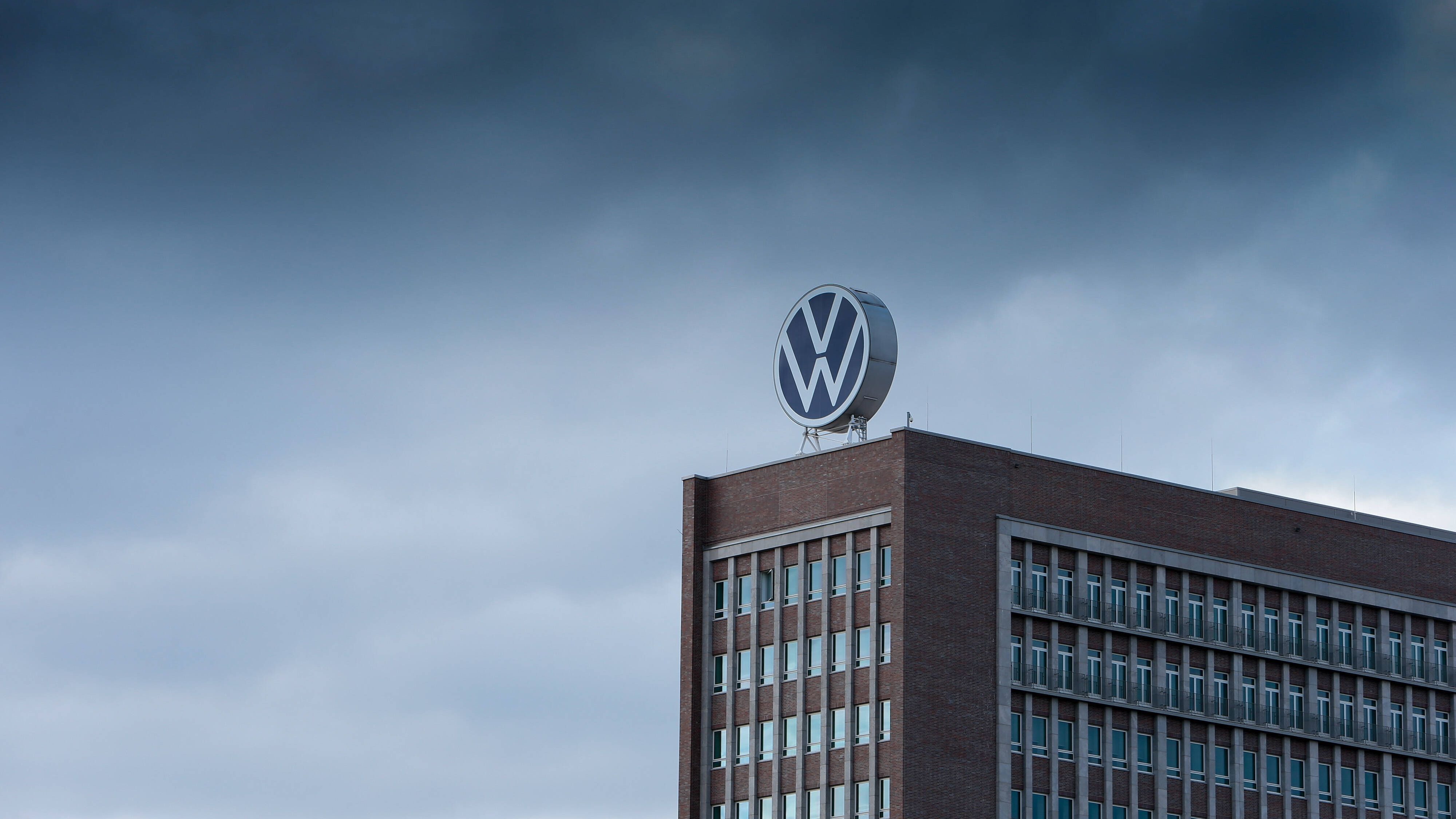 VW does not rule out production stoppage due to chip shortage