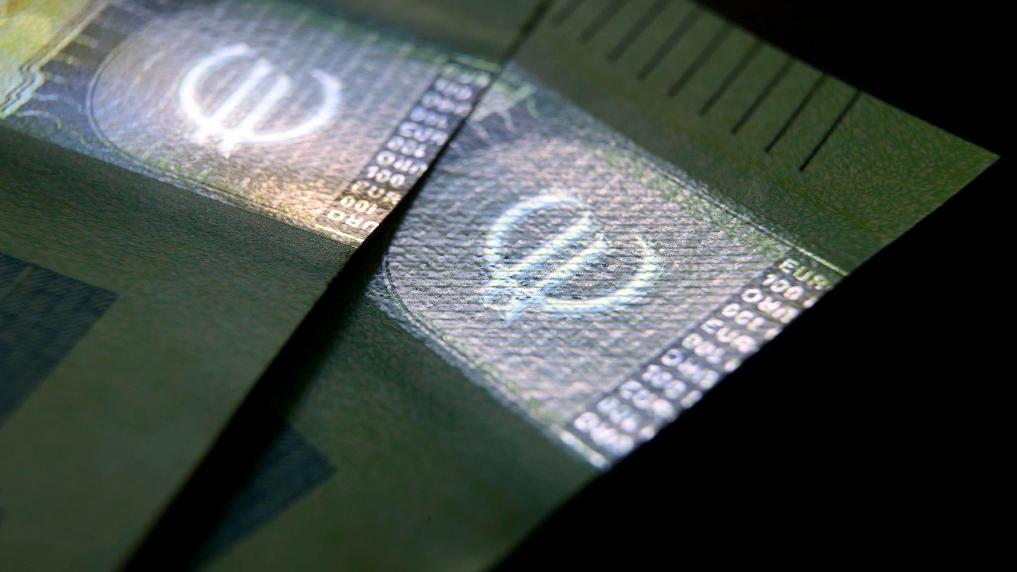 Haushalt: Bund reißt knapp die Schuldenbremse