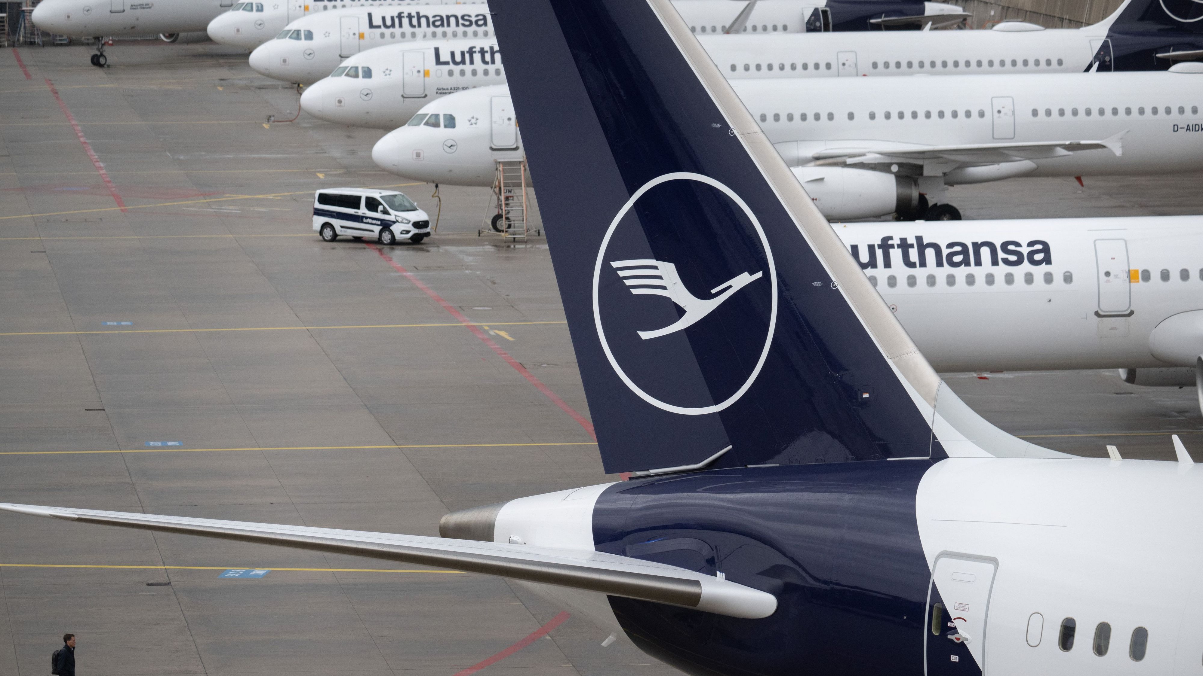Streik: Lufthansa-Flugbegleiter wollen am Freitag streiken