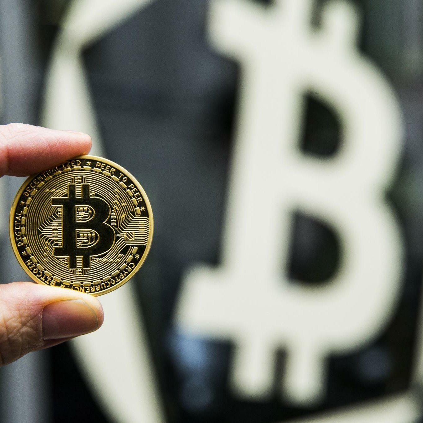 Bitcoin: Wie Banken & Regierungen am eigenen Digitalgeld arbeiten