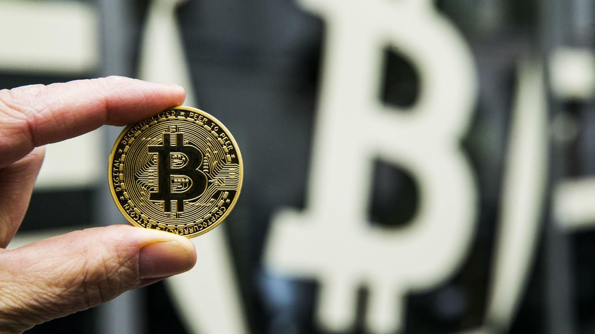 Bitcoin: Wie Banken & Regierungen am eigenen Digitalgeld arbeiten