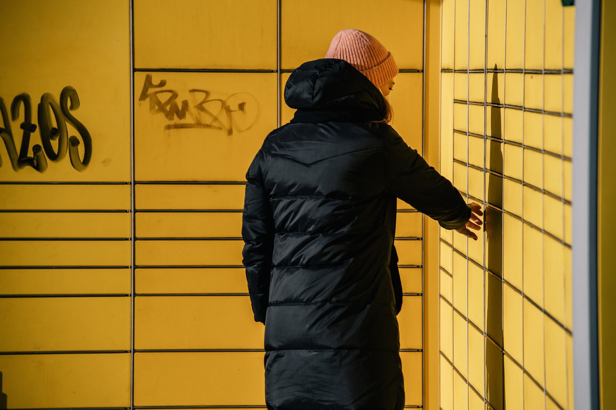 Rechtliche Fallstricke: Paket umgeleitet? Wann Sie für den Verlust haften