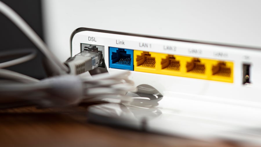 Glasfaser: Telekom-Konkurrenten fordern rasches Ende von DSL-Internet