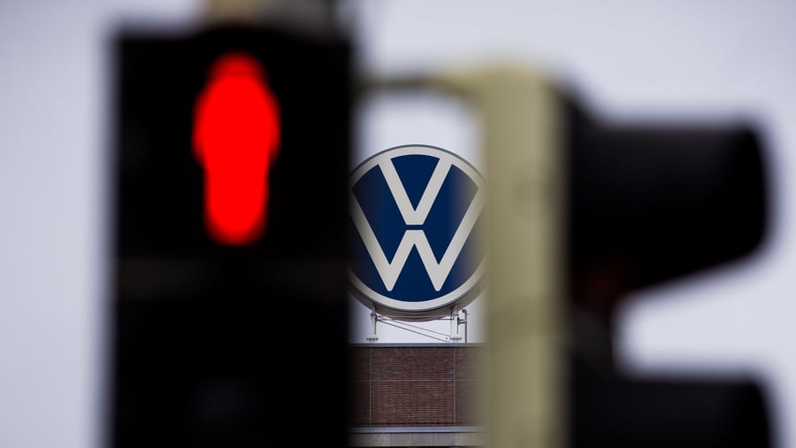 VW-Aktie fällt: Volkswagen kappt Prognose für 2026 drastisch