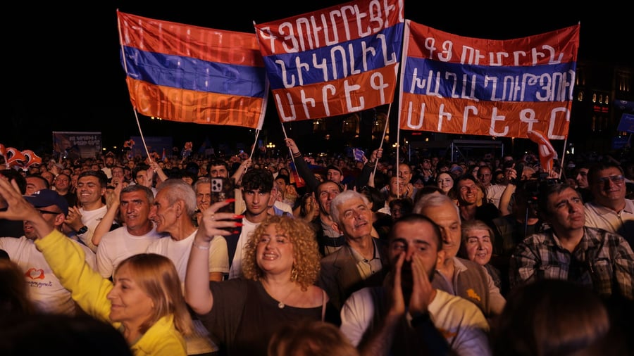 Parlamentswahl im Südkaukasus: Wahl in Armenien als Zerreißp