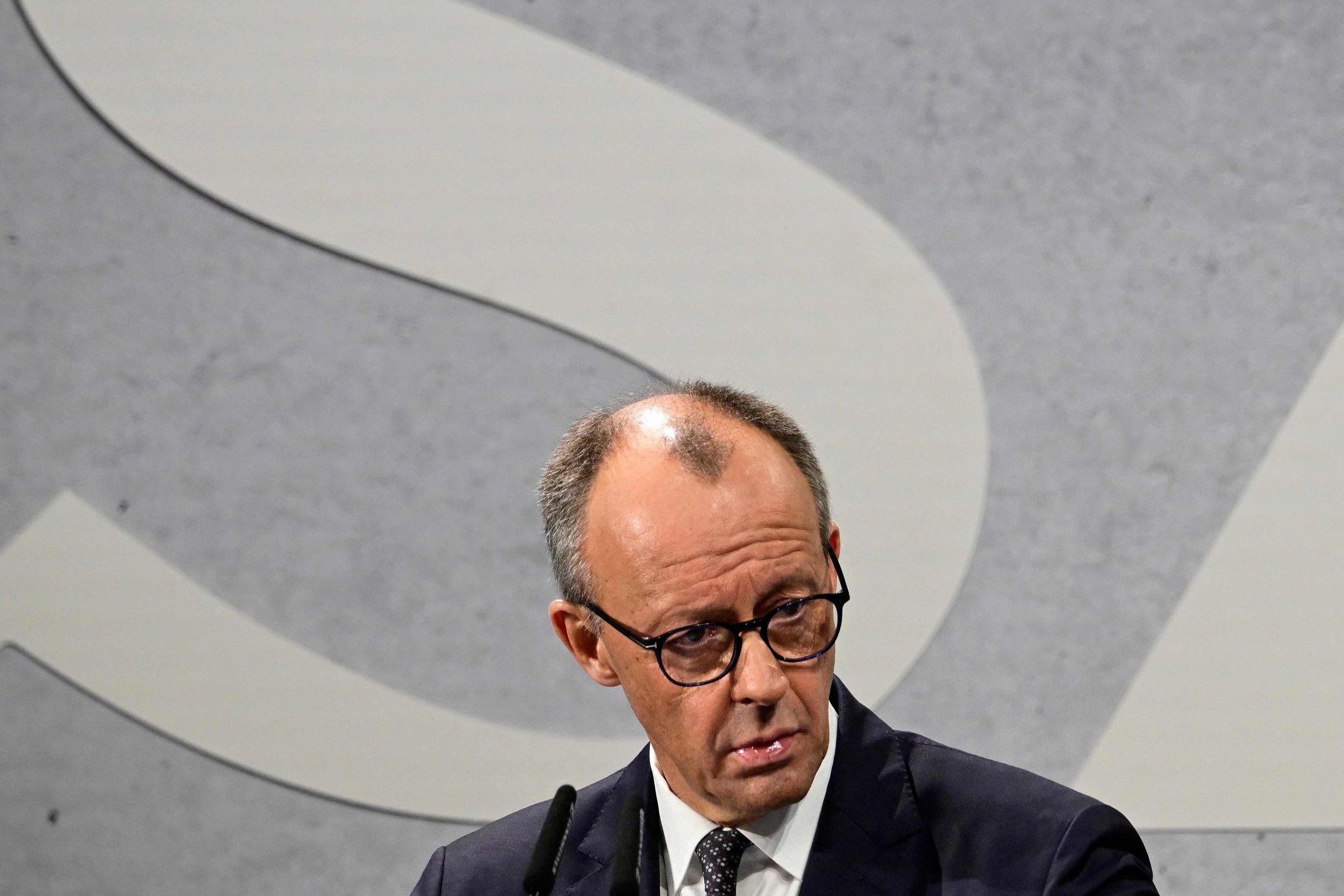 Friedrich Merz unter Druck: Richtig Regieren für Angegriffene