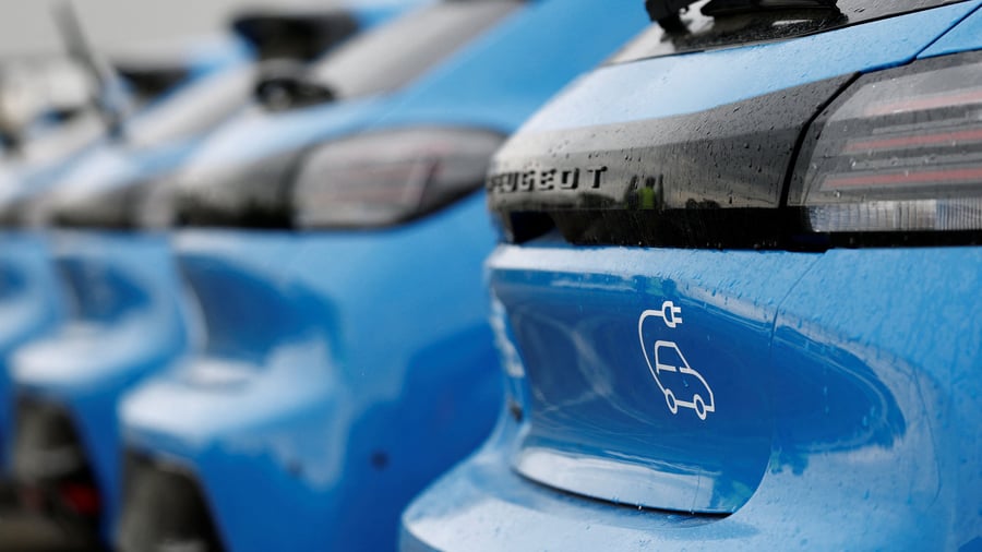 Automarkt: Hersteller geben auf E-Autos weniger Rabatt