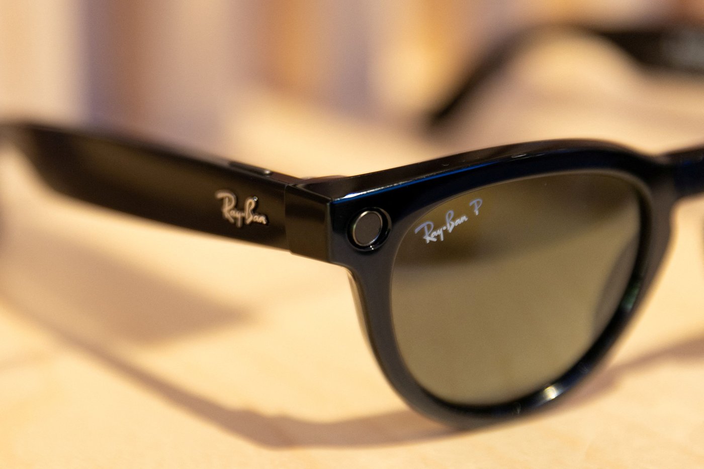EssilorLuxottica: Meta investiert Milliarden in Ray Ban Hersteller