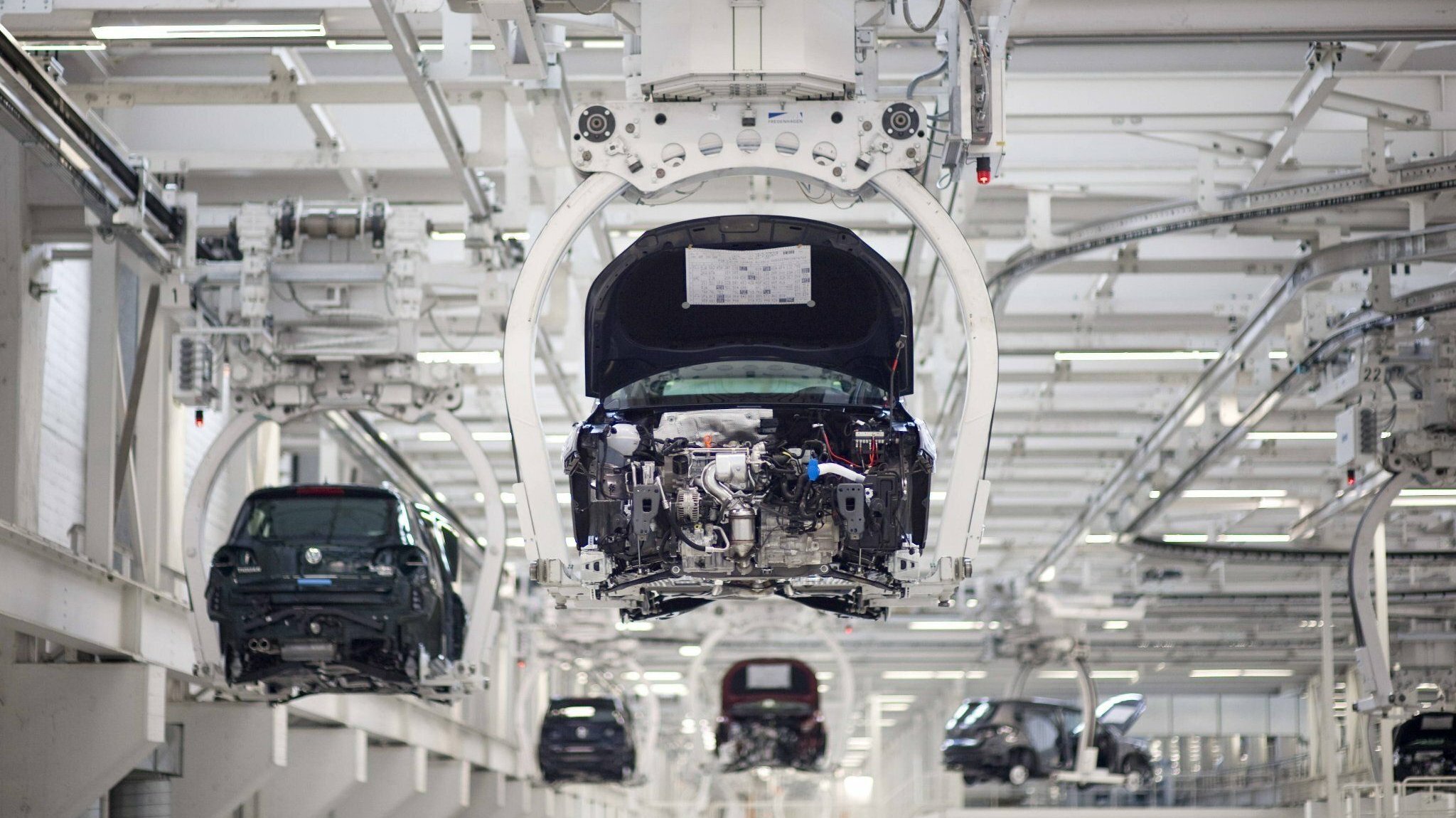 China, E-Autos, Kosten: Fünf Aufgaben für die deutsche Autobranche 2024