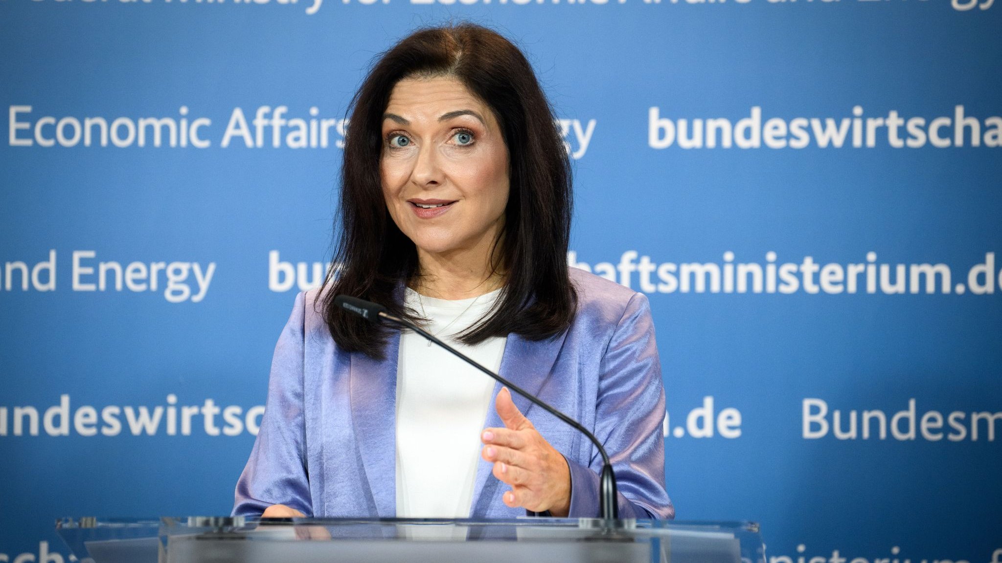 Iran War: Wealthy woman warns against alarmism regarding kerosene