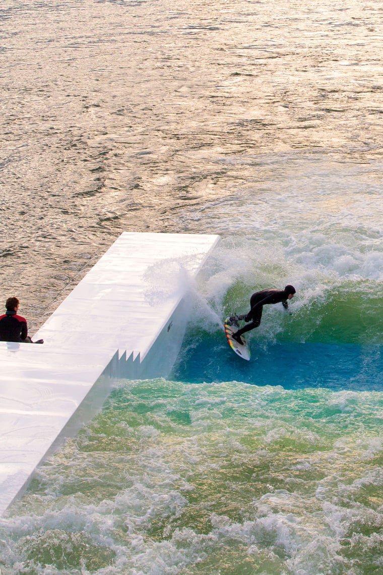 Surfen: Die perfekte Welle im Baggersee