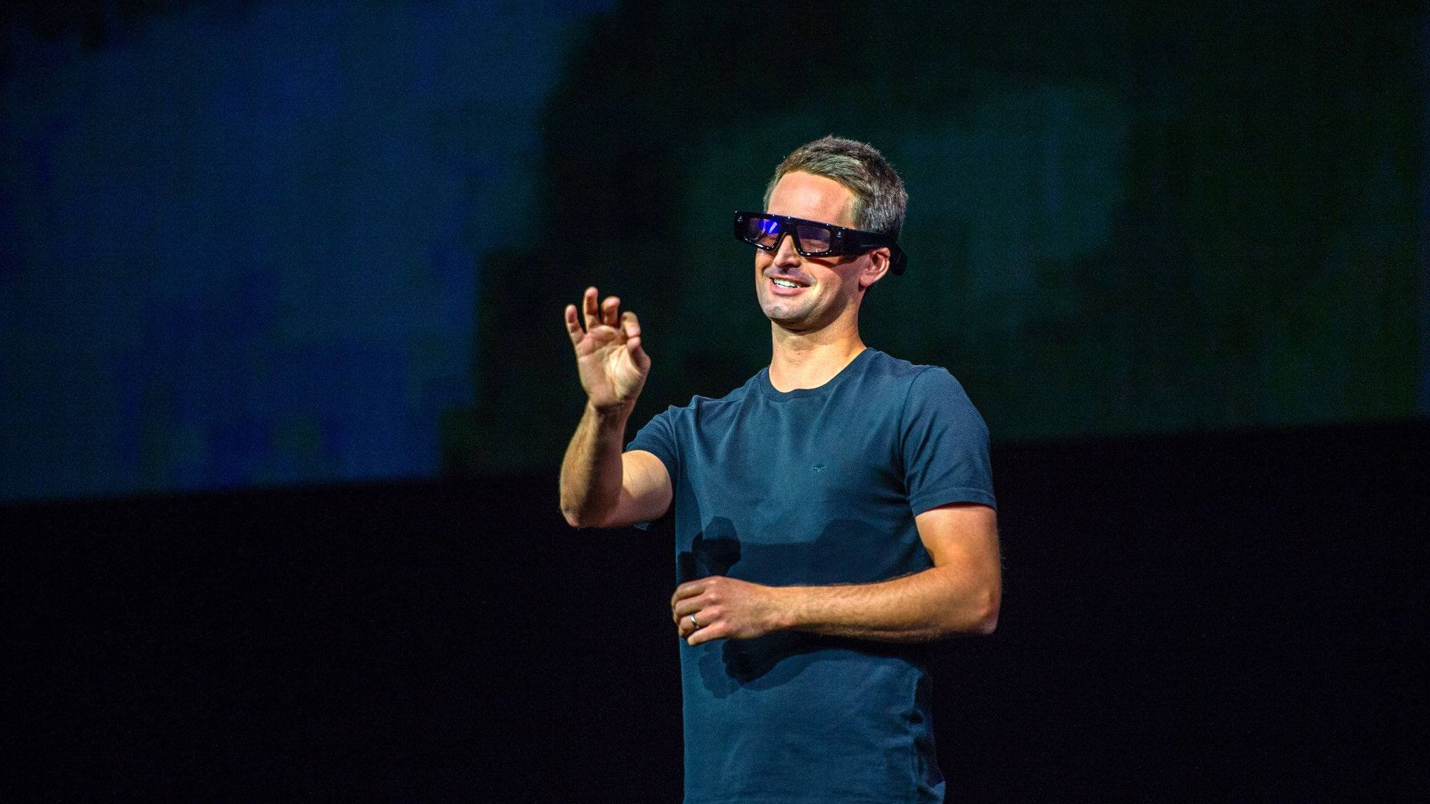 Smart Glasses with Transparent Displays: A Silicon Valley Dream