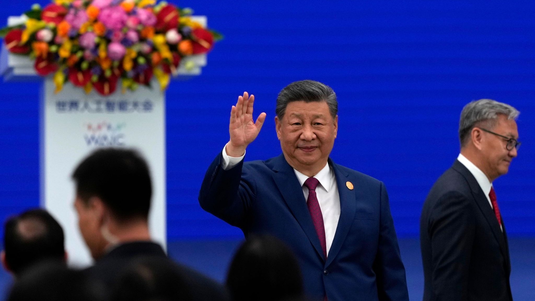 KI-Wettlauf: Xi Jinping fordert Kontrolle und globale Offenheit