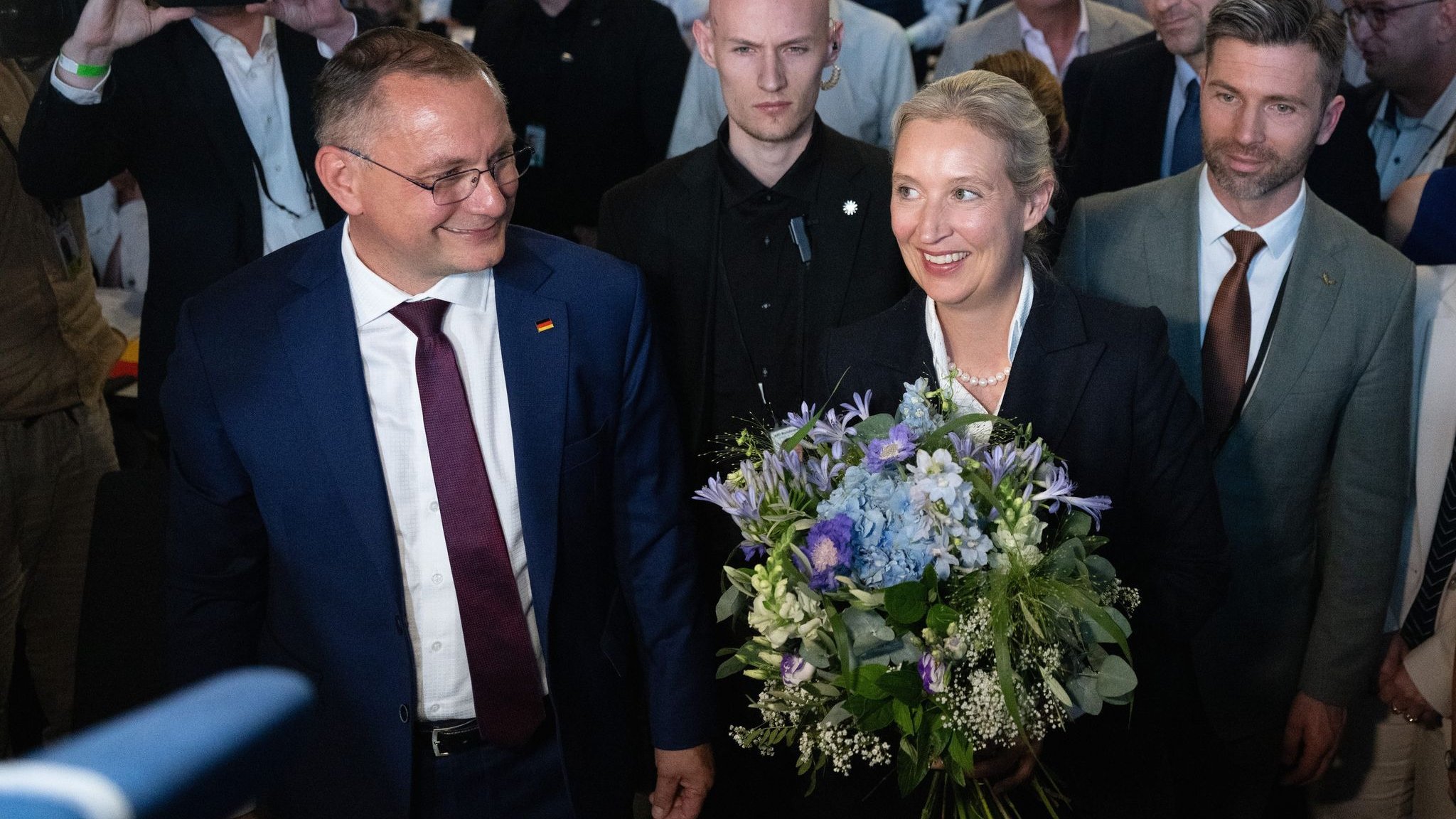 AfD-Parteitag: AfD bestätigt Führungsduo – Chrupalla verliert an Rückhalt