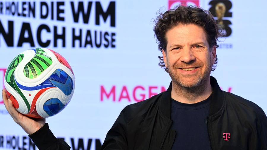 Fußball-WM 2026: Warum die Telekom Millionen in den Fußball steckt