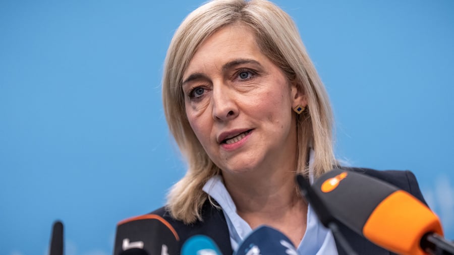 Gesundheitswesen : Sparpaket für stabile Kassenbeiträge 2026 steht